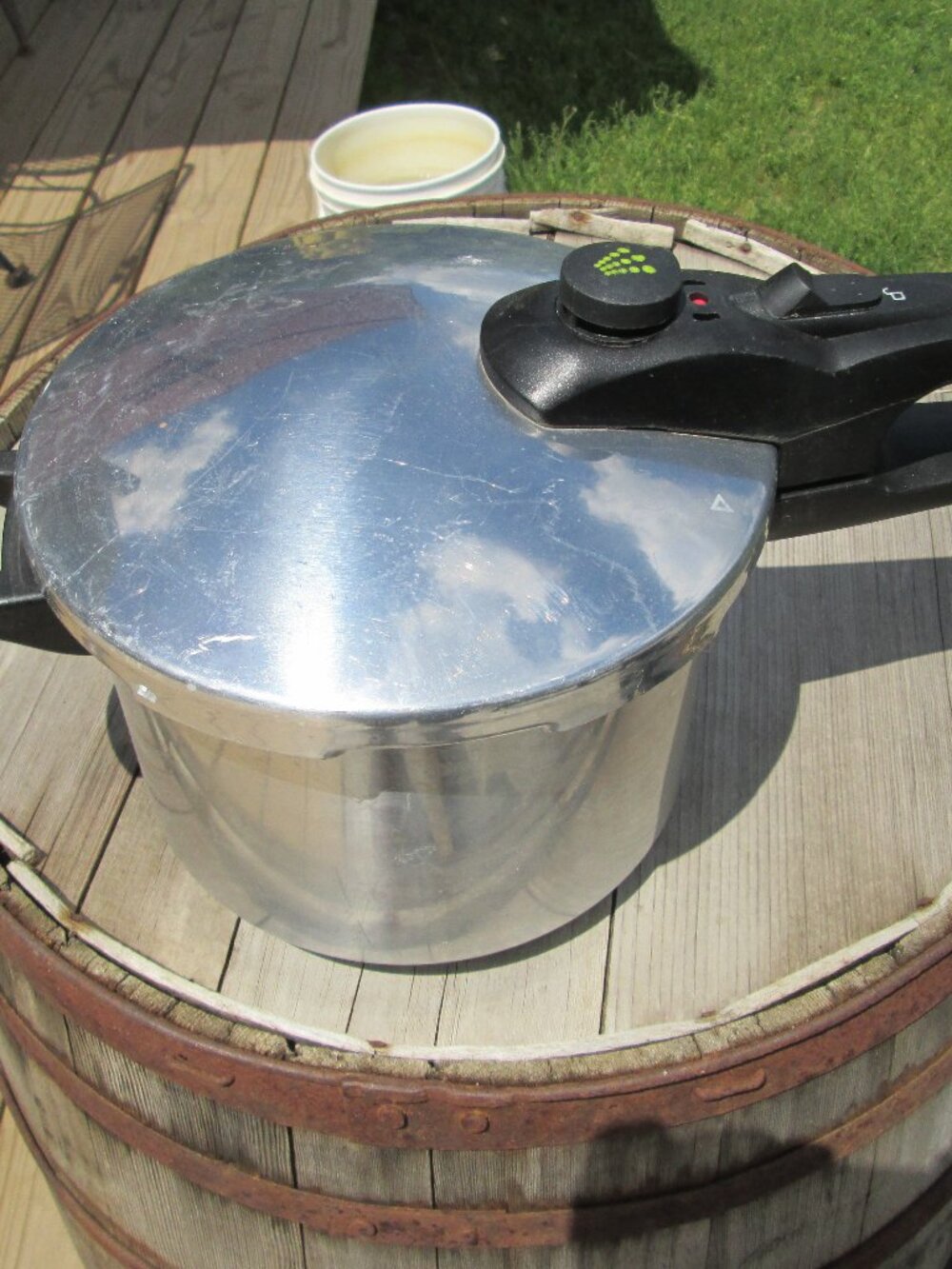 FOOD NETWORK 5 QT  STAINLESS STEEL PRESSURE COOKER GENTLY USED